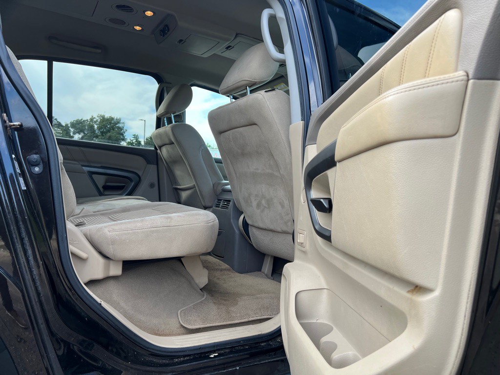 2015 Nissan Armada Image 16
