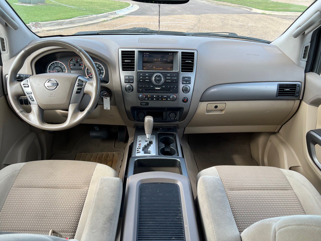 2015 Nissan Armada Image 19