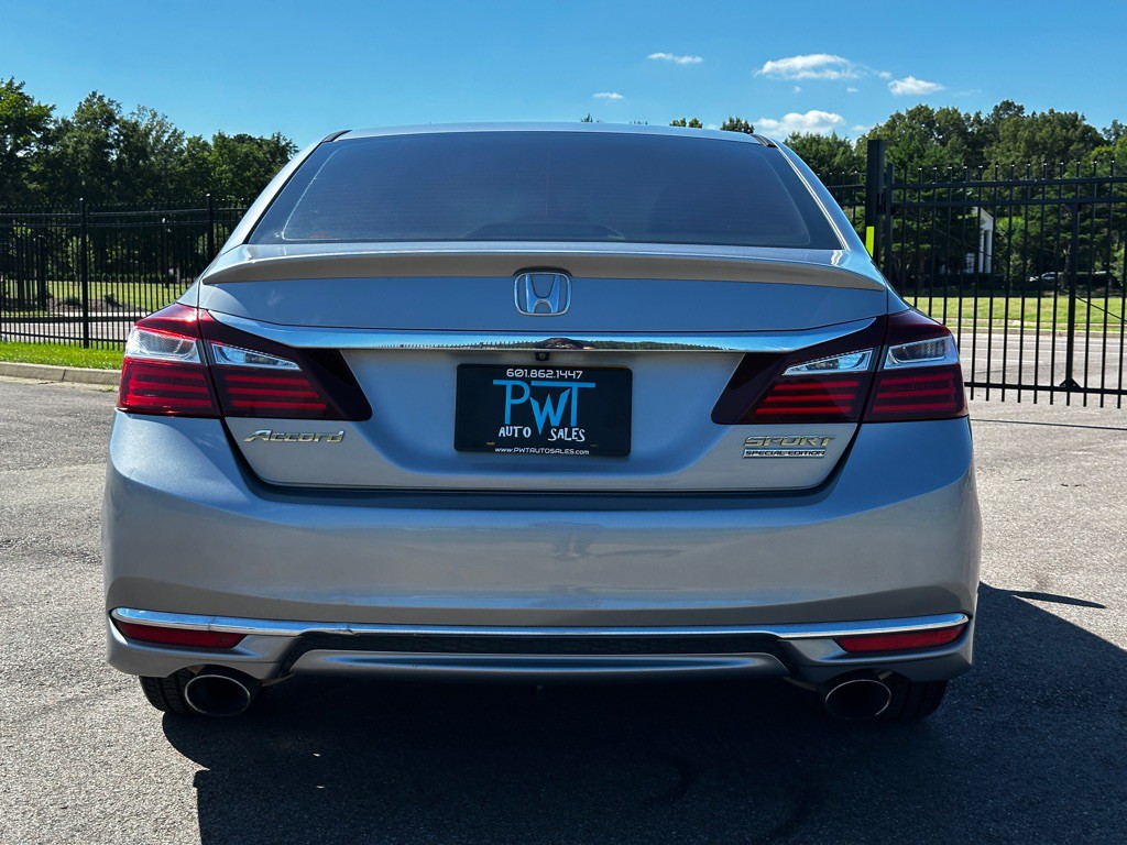 2017 Honda Accord Image 4