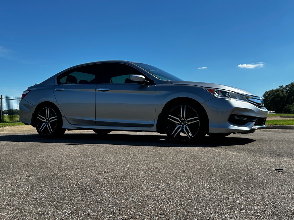 2017 Honda Accord Image 7