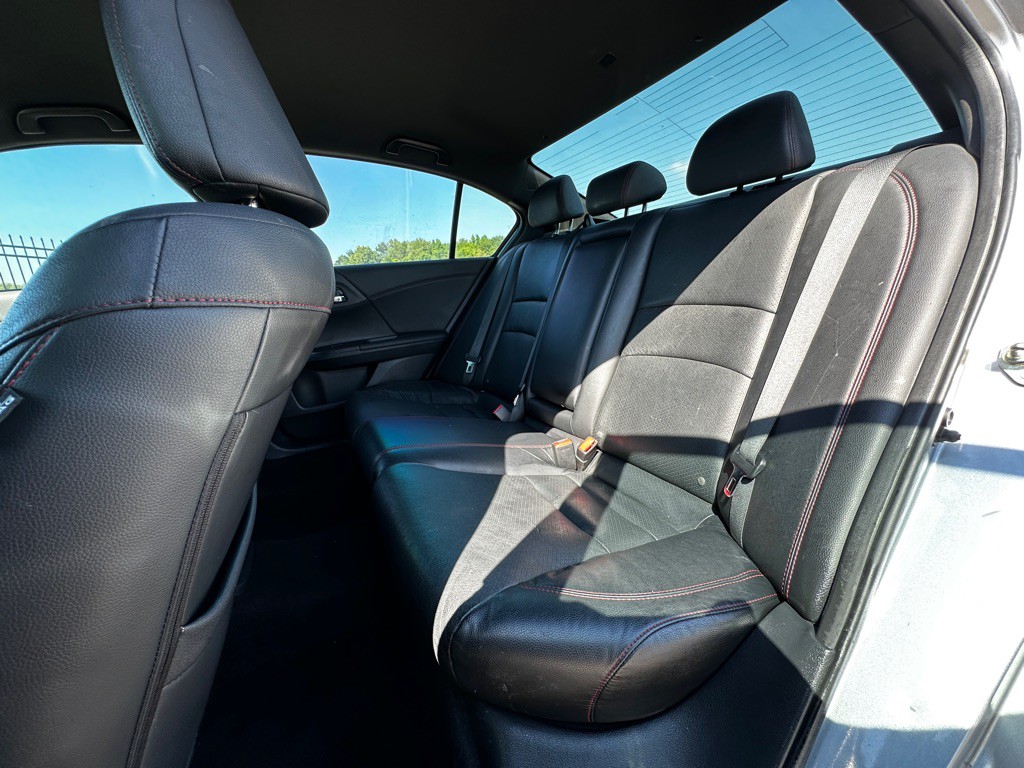 2017 Honda Accord Image 13