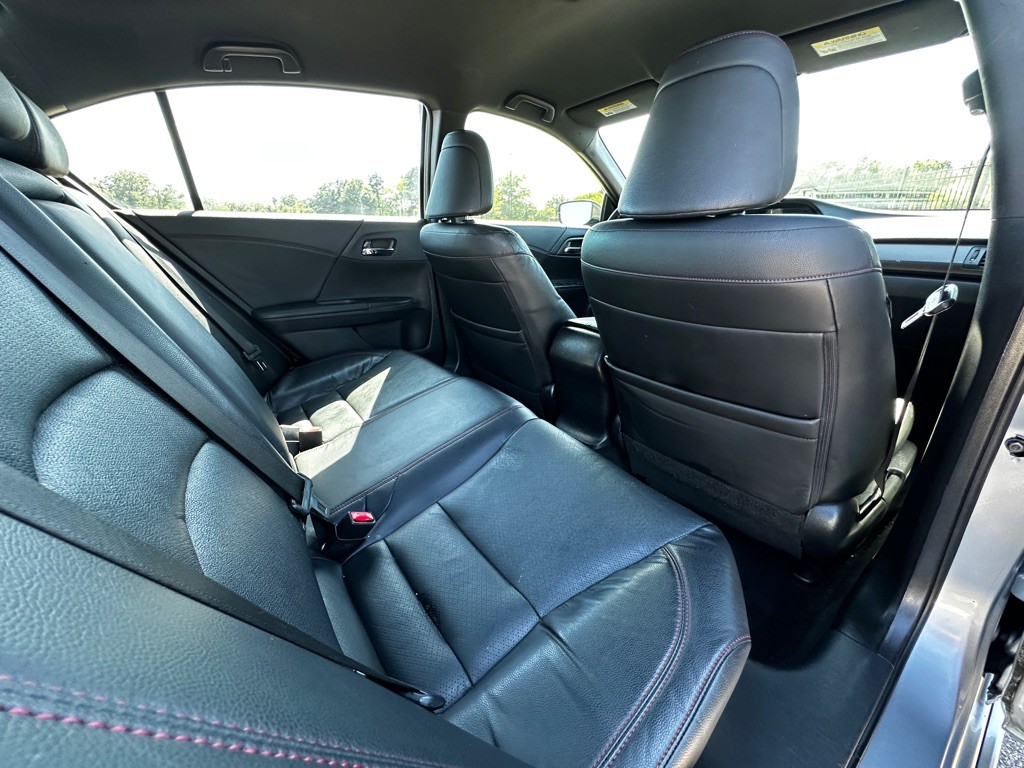 2017 Honda Accord Image 15