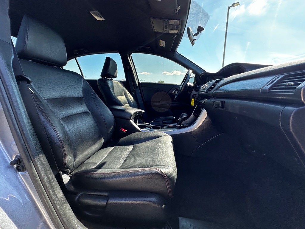 2017 Honda Accord Image 17