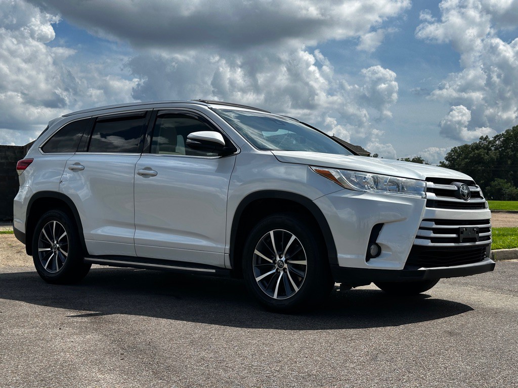 2017 Toyota Highlander Image 7