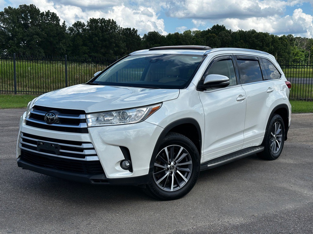 2017 Toyota Highlander Image 9