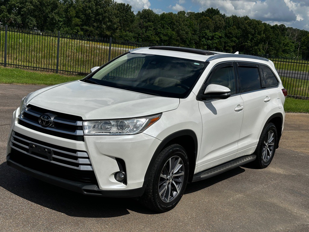 2017 Toyota Highlander Image 17