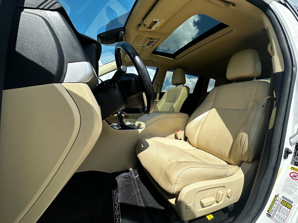 2017 Toyota Highlander Image 18