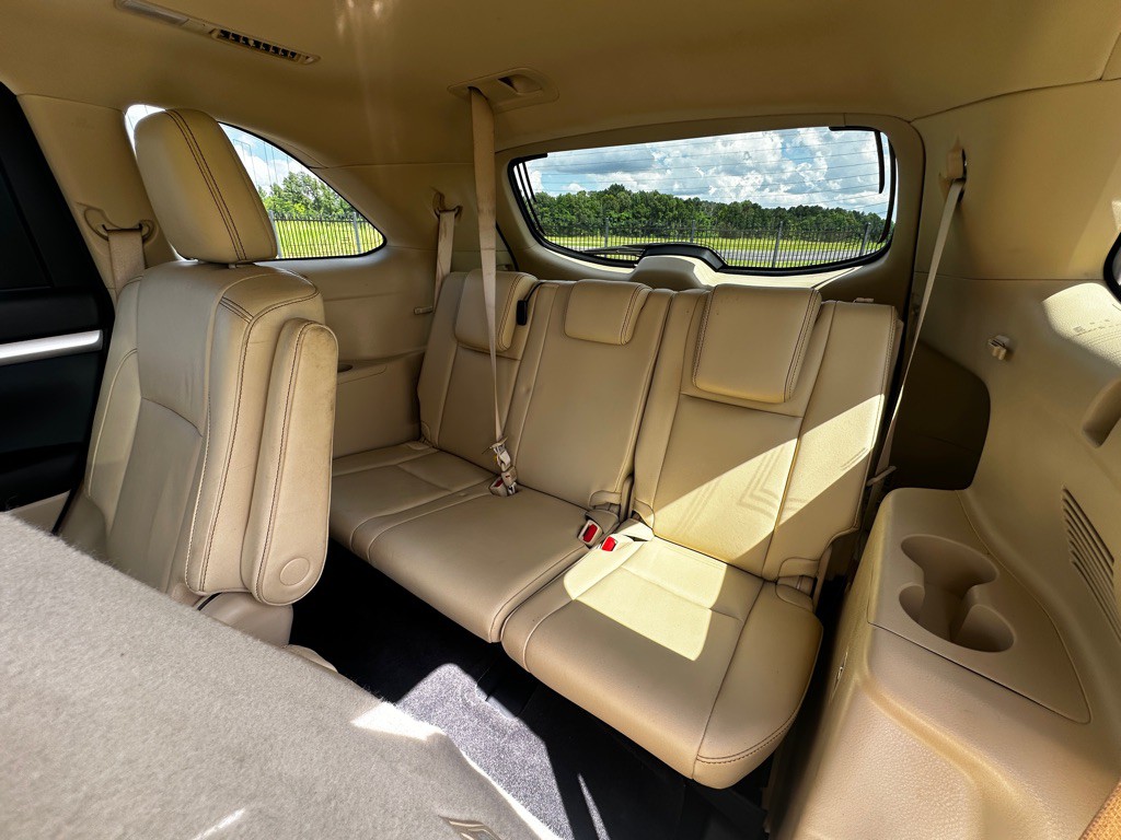 2017 Toyota Highlander Image 22