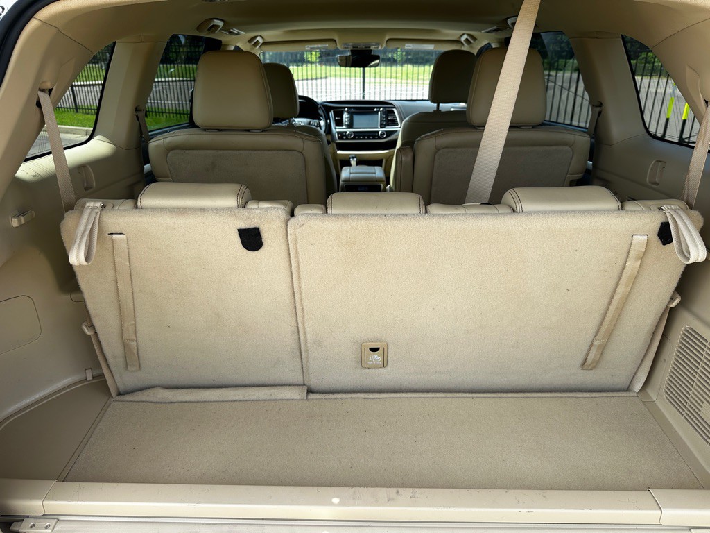2017 Toyota Highlander Image 23