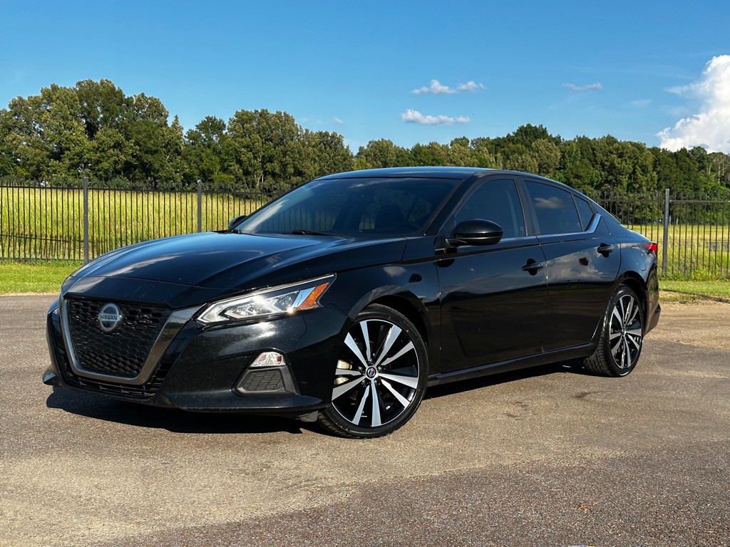 2021 Nissan Altima Image 1