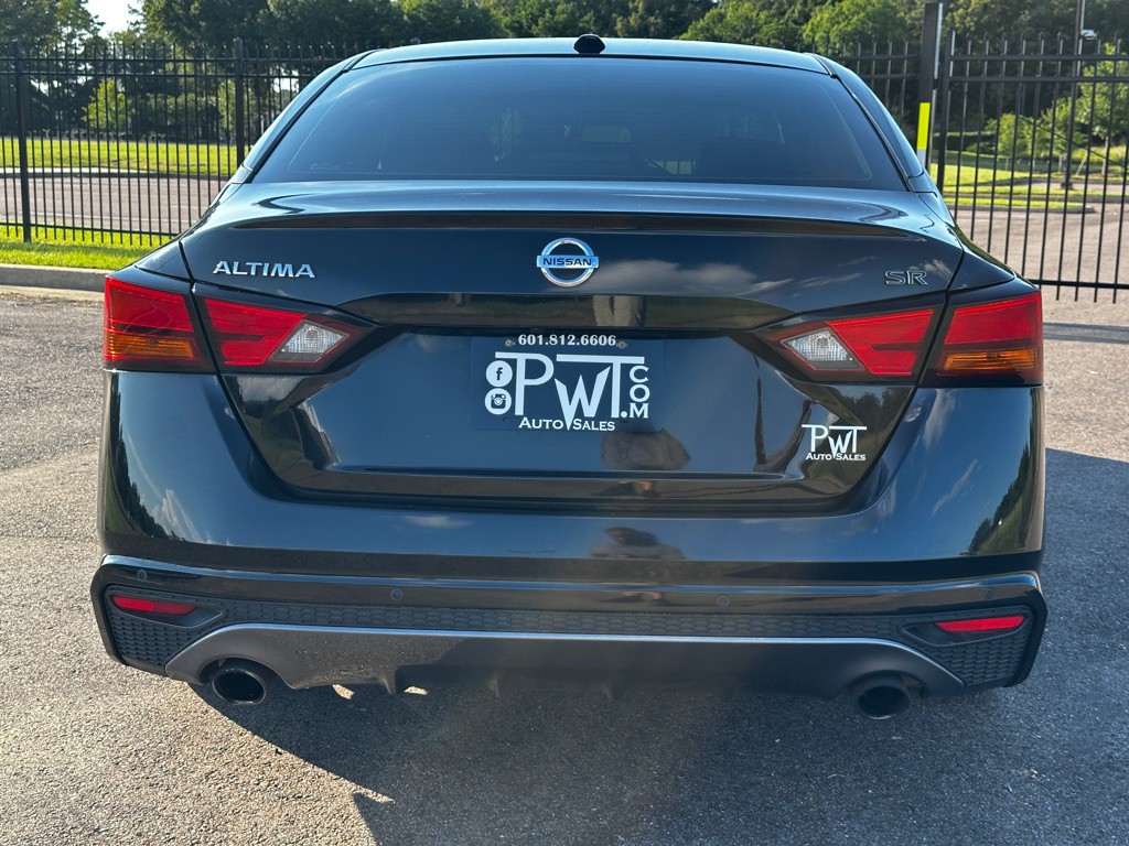 2021 Nissan Altima Image 4
