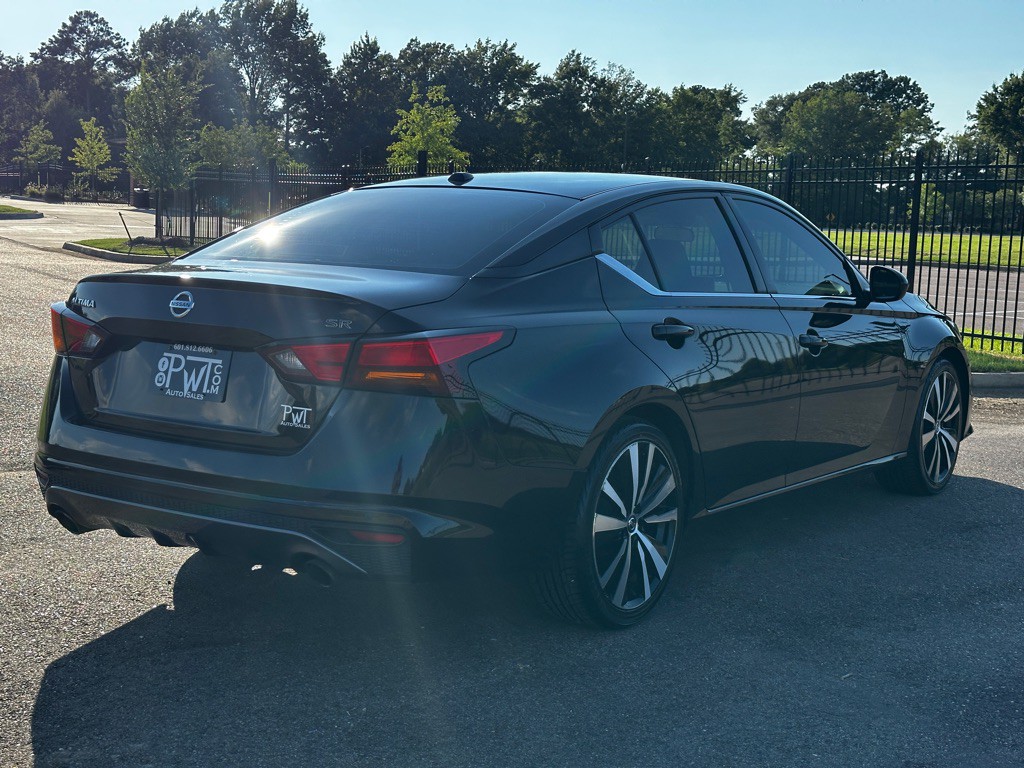 2021 Nissan Altima Image 5