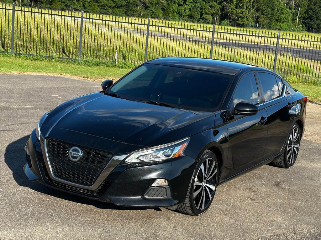 2021 Nissan Altima Image 9