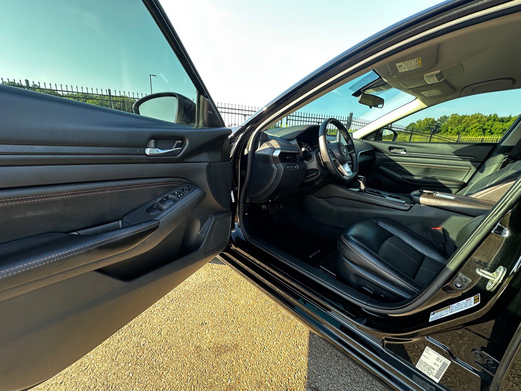 2021 Nissan Altima Image 11