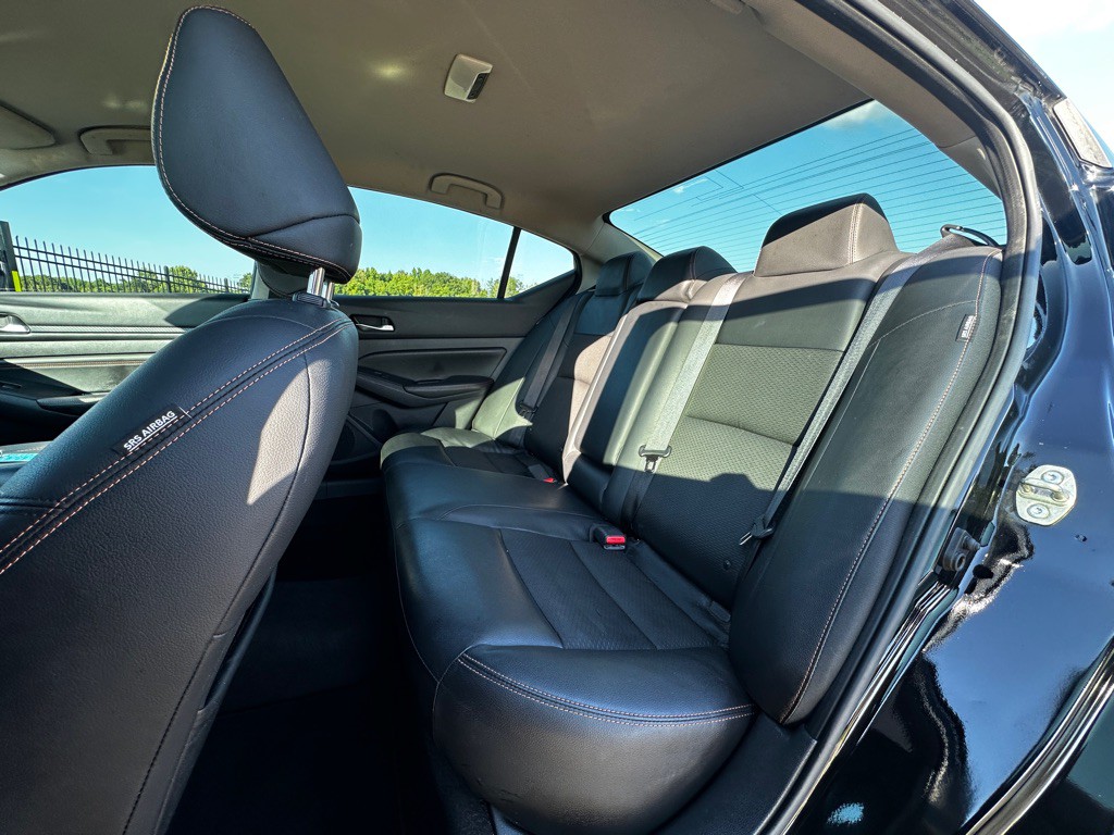 2021 Nissan Altima Image 12