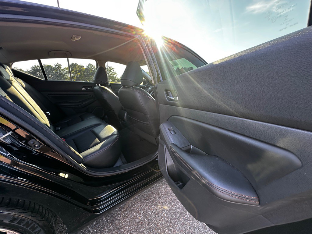 2021 Nissan Altima Image 15