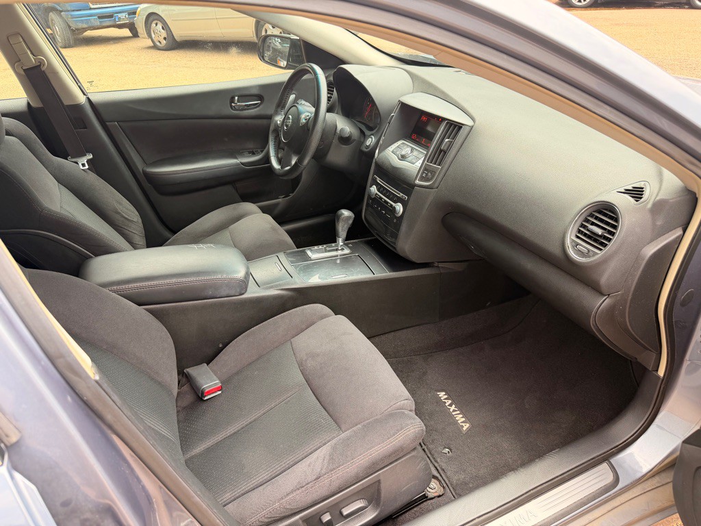 2012 Nissan Maxima Image 8