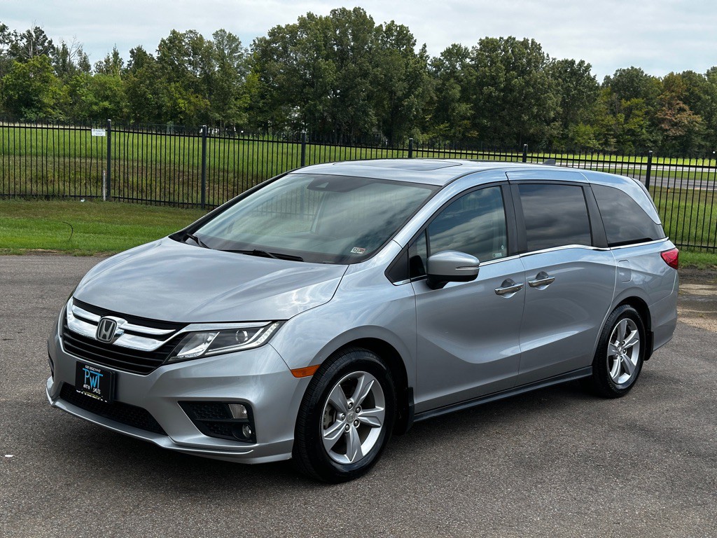 2018 Honda Odyssey Image 2
