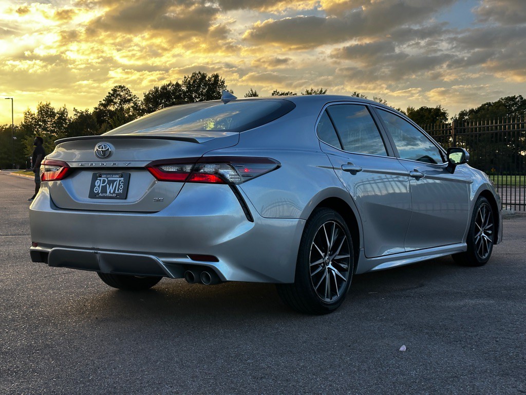 2022 Toyota Camry Image 5