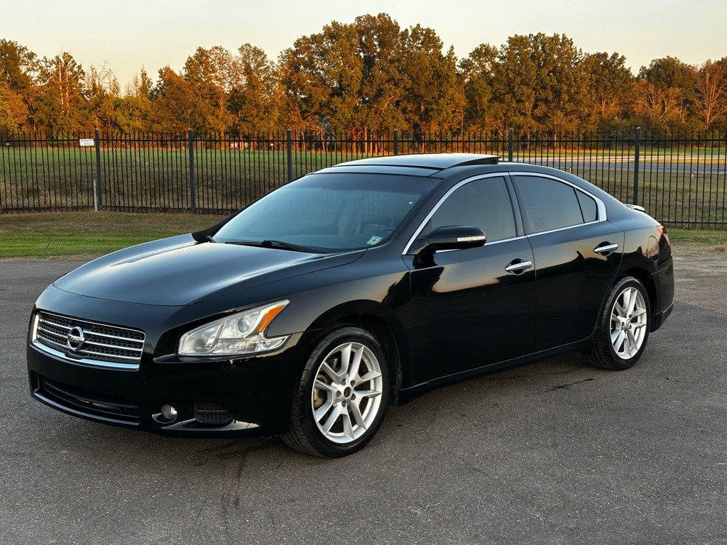 2011 Nissan Maxima Image 2
