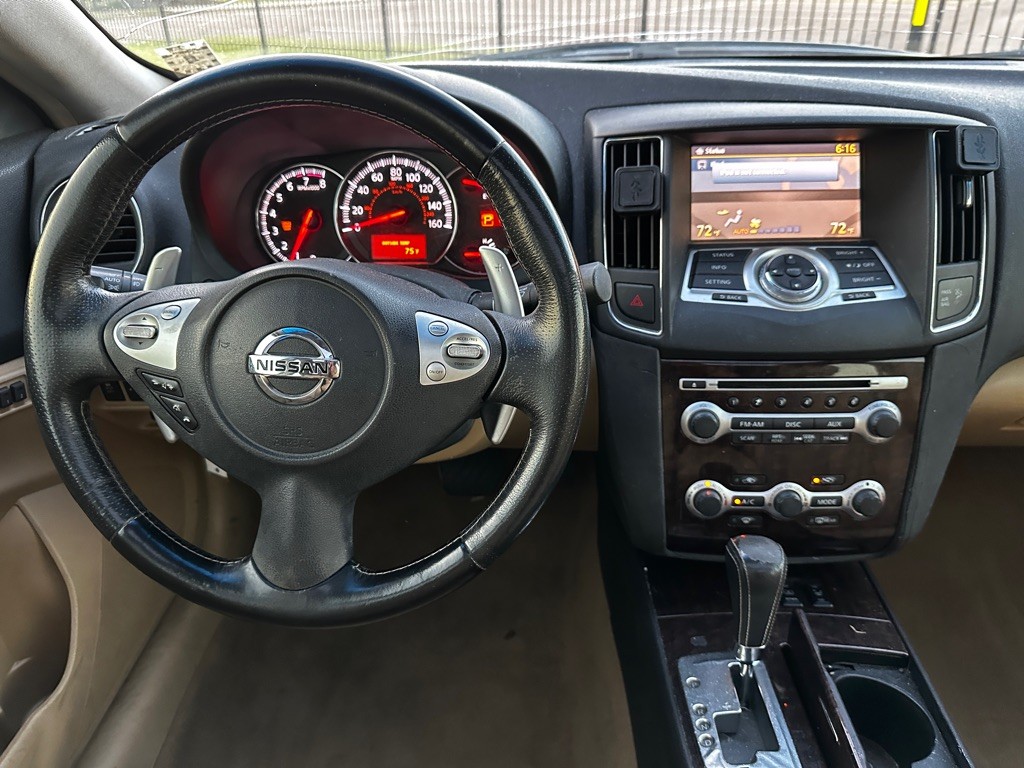 2011 Nissan Maxima Image 17