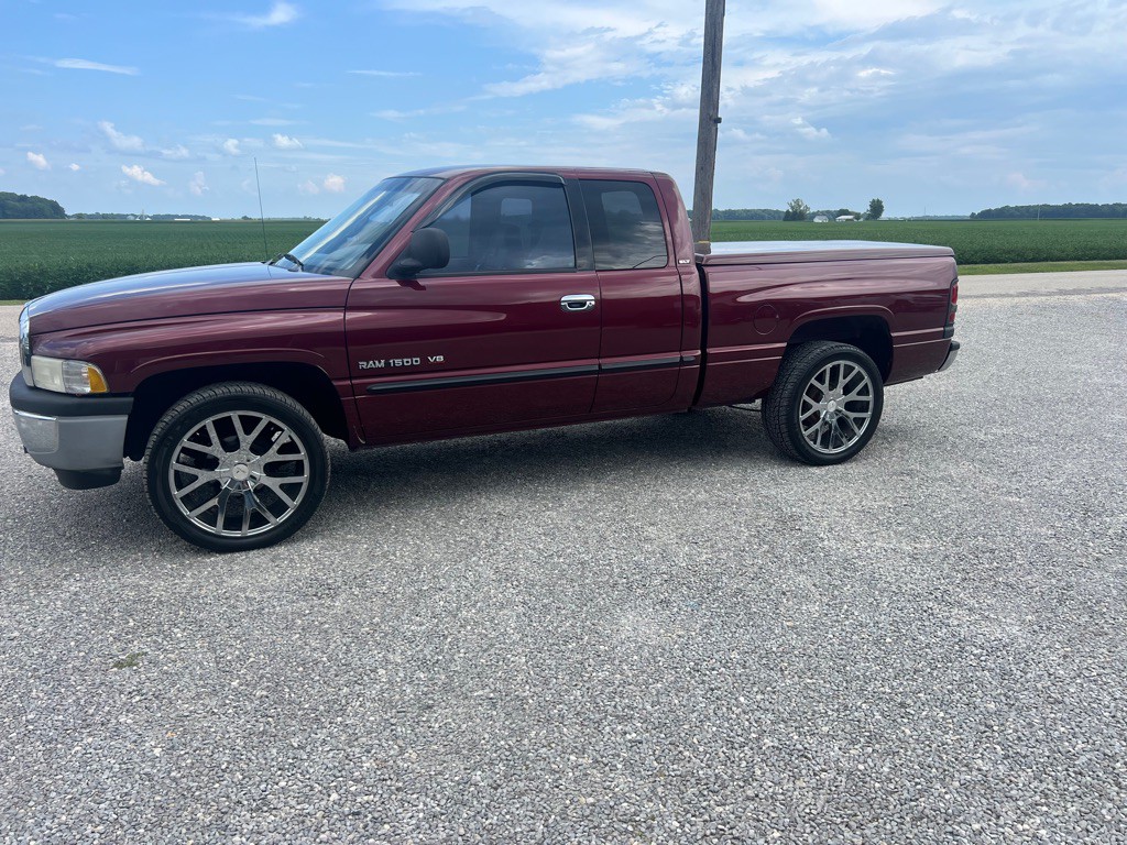 2000 Dodge Ram 1500 Image 2