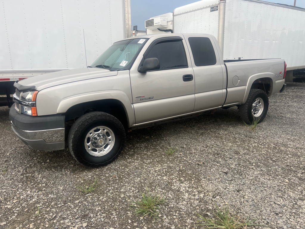 2004 Chevrolet Silverado 1500 LS