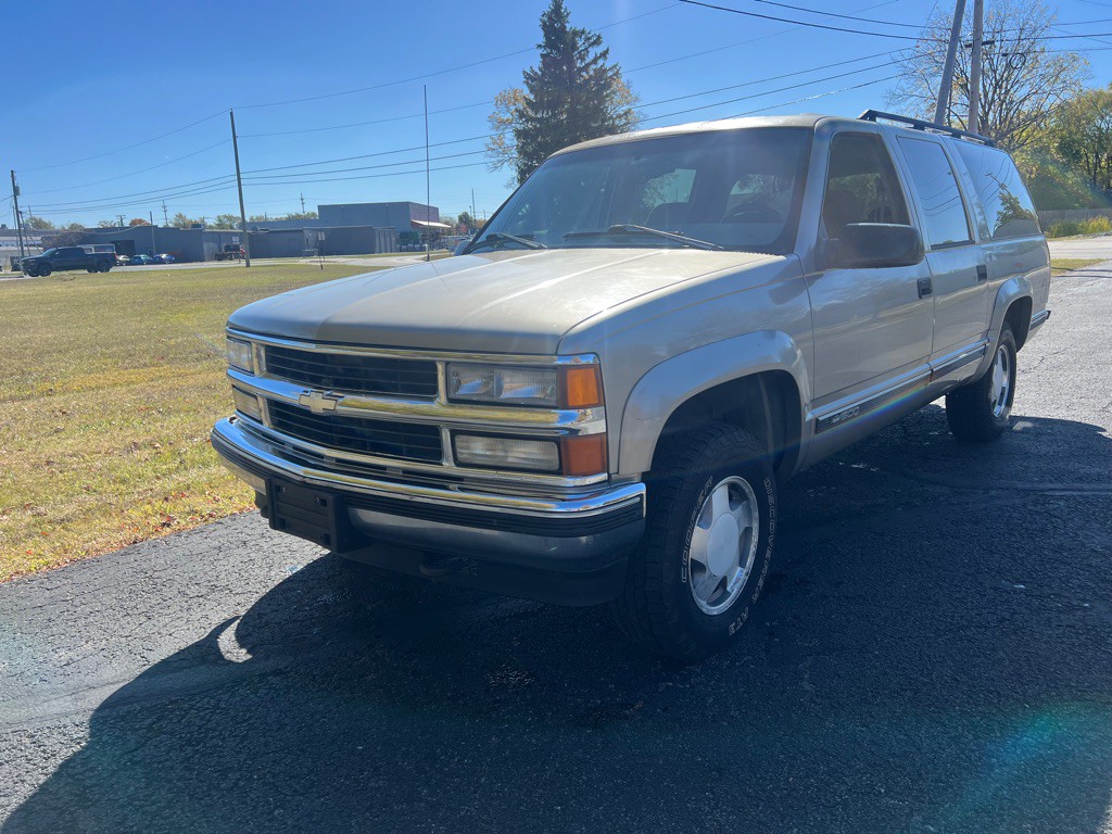 1999 Chevrolet Suburban Image 4