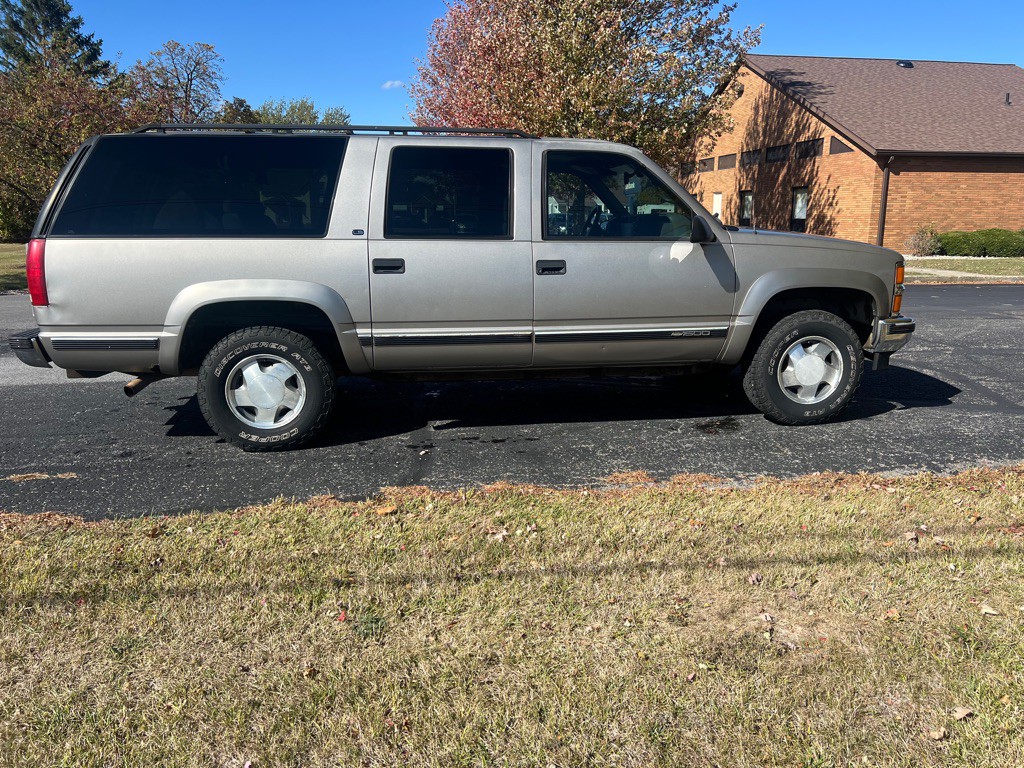 1999 Chevrolet Suburban Image 5