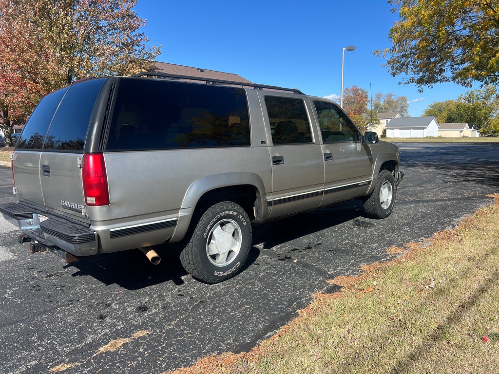 1999 Chevrolet Suburban Image 6