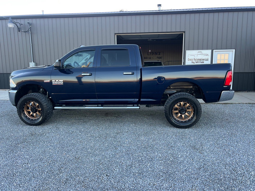 2015 RAM 2500 Image 2