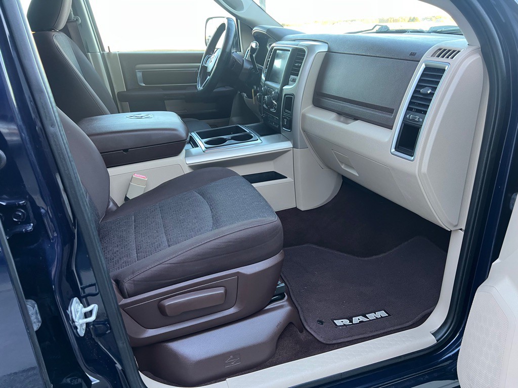 2015 RAM 2500 Image 9