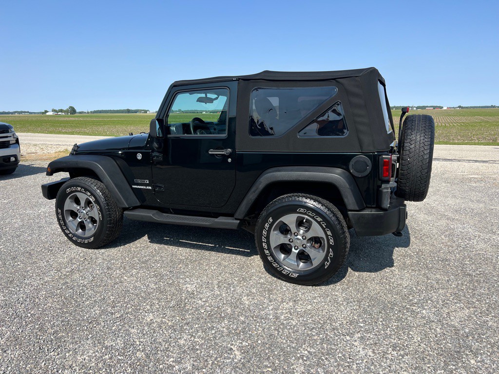 2012 Jeep Wrangler Image 2