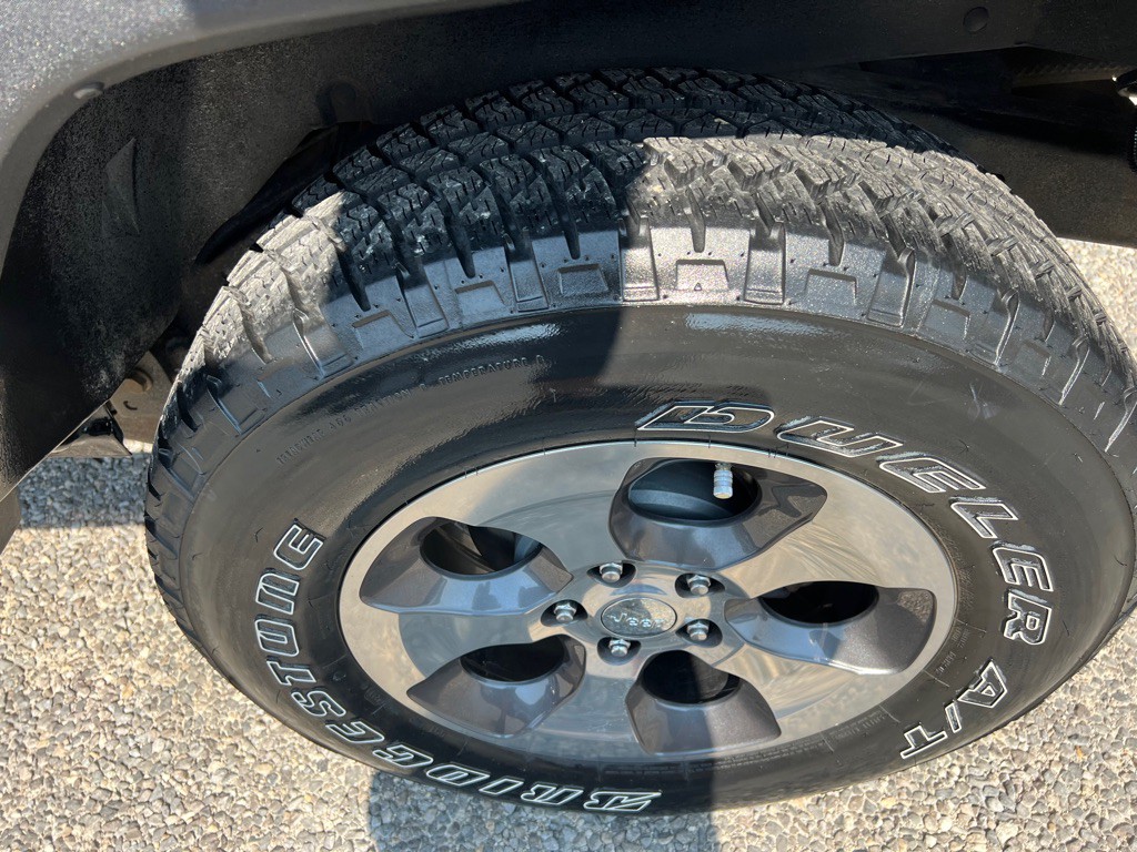 2012 Jeep Wrangler Image 8