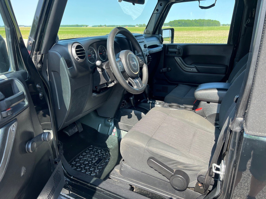 2012 Jeep Wrangler Image 9