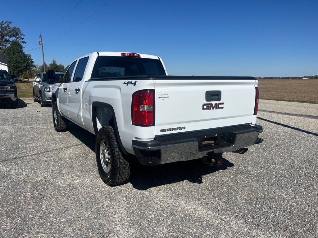 2015 GMC Sierra 2500 Image 2