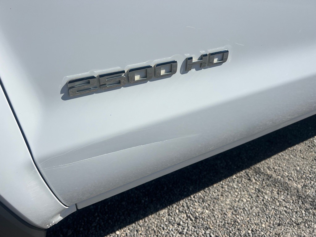 2015 GMC Sierra 2500 Image 11
