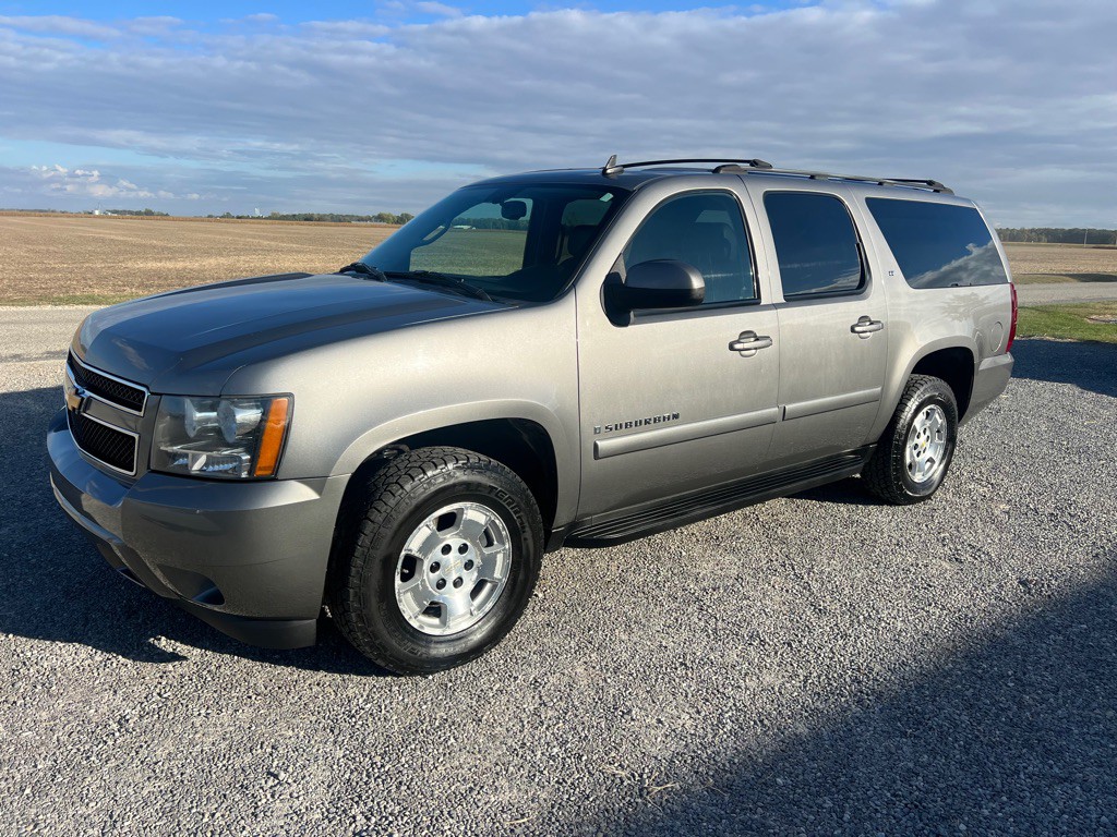 2007 Chevrolet Suburban Image 1