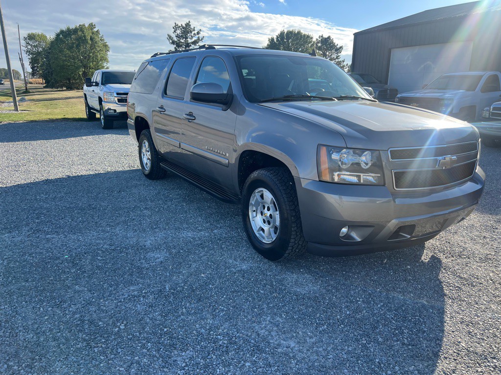 2007 Chevrolet Suburban Image 2
