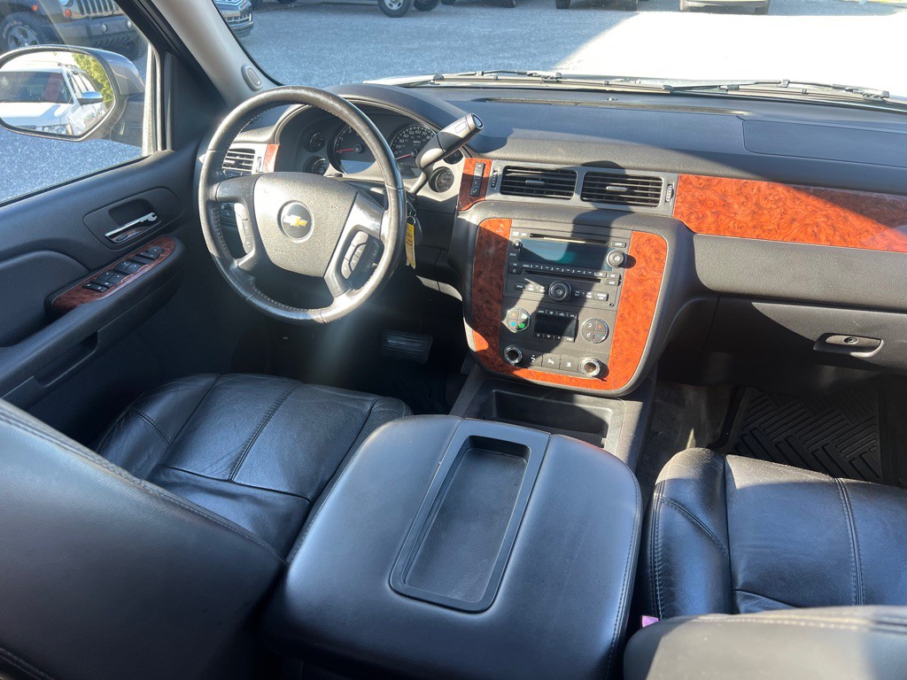 2007 Chevrolet Suburban Image 6