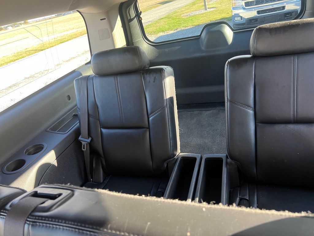 2007 Chevrolet Suburban Image 12