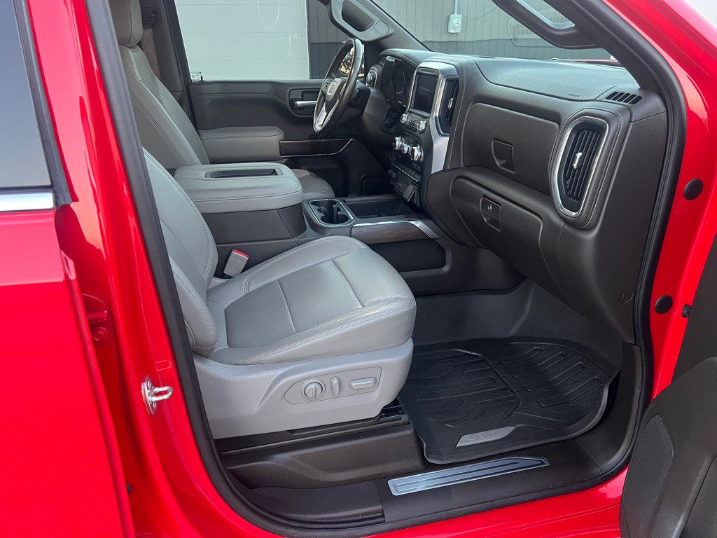 2020 GMC Sierra Image 2