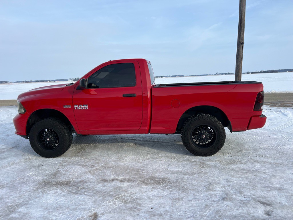 2016 RAM 1500 Image 2
