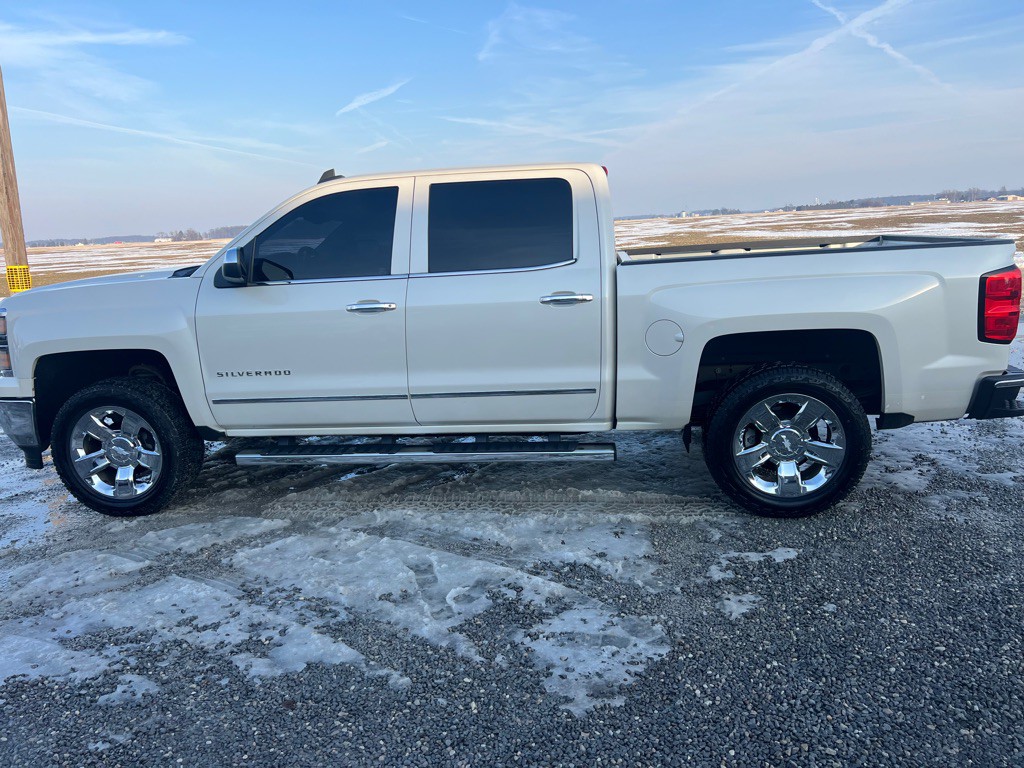 2015 Chevrolet Silverado 1500 Image 2