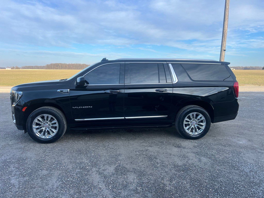 2021 GMC Yukon Image 2