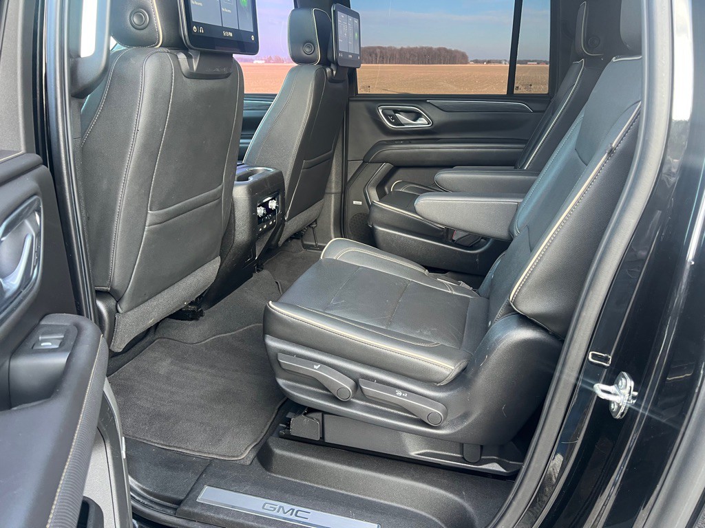 2021 GMC Yukon Image 16