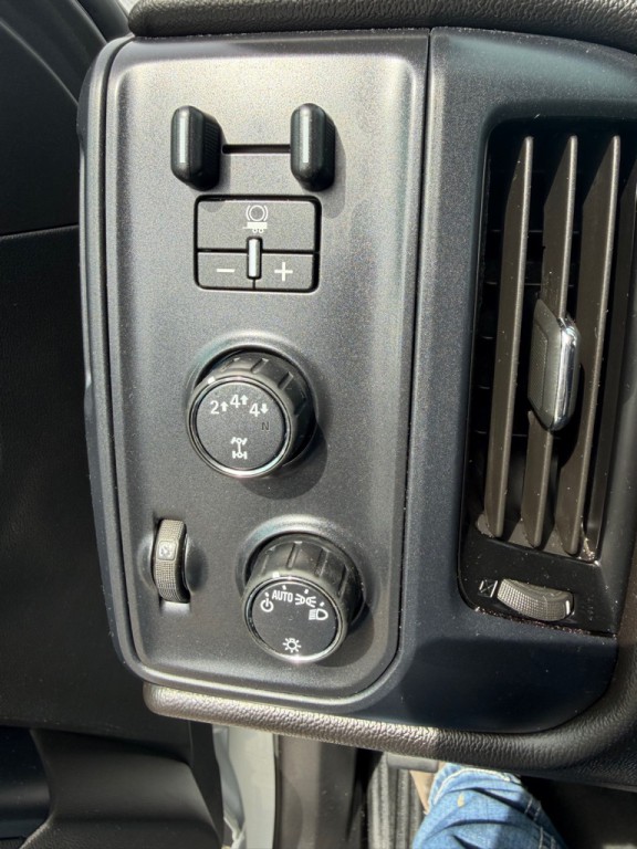 2019 Chevrolet Silverado 1500 Image 18