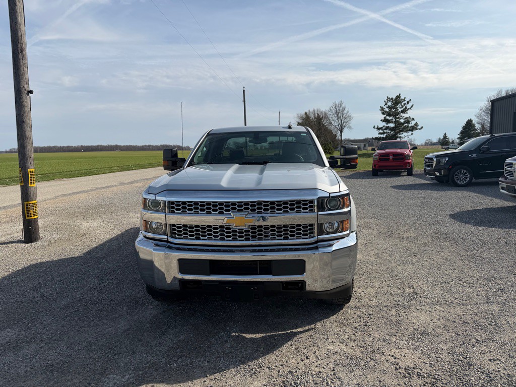 2019 Chevrolet Silverado 1500 Image 2