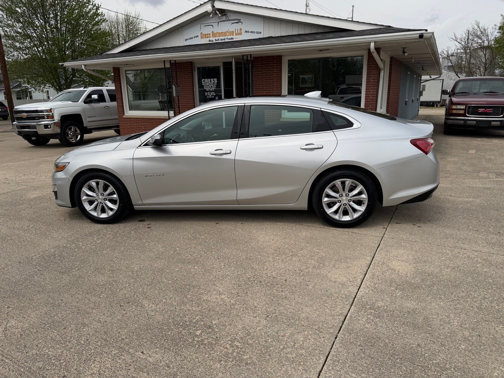 2021 Chevrolet Malibu Image 2