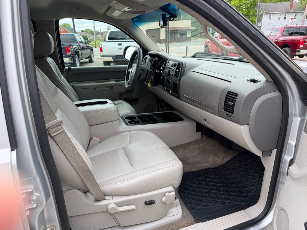 2013 Chevrolet Silverado 1500 Image 3